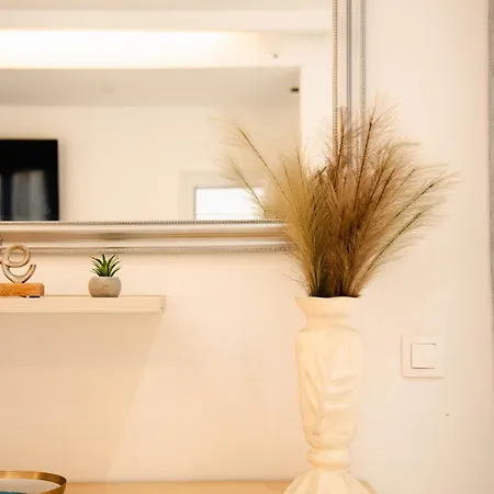 Angelina Apartamento Lefkímmi